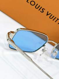 Picture of Louis Vuitton Sunglasses _SKUfw80537208fw